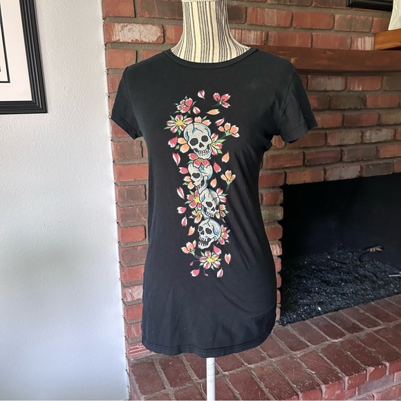 VTG Ed Hardy Skull Floral Print T-Shirt in Black Sz M - Picture 1 of 8